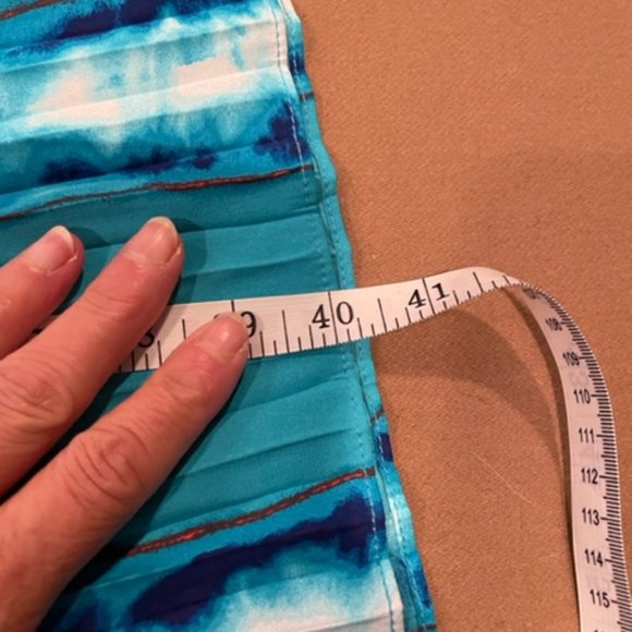 White House Black Market Pleated Tie-Dye Maxi Skirt - Size 4 - NWT - Picture 15 of 17